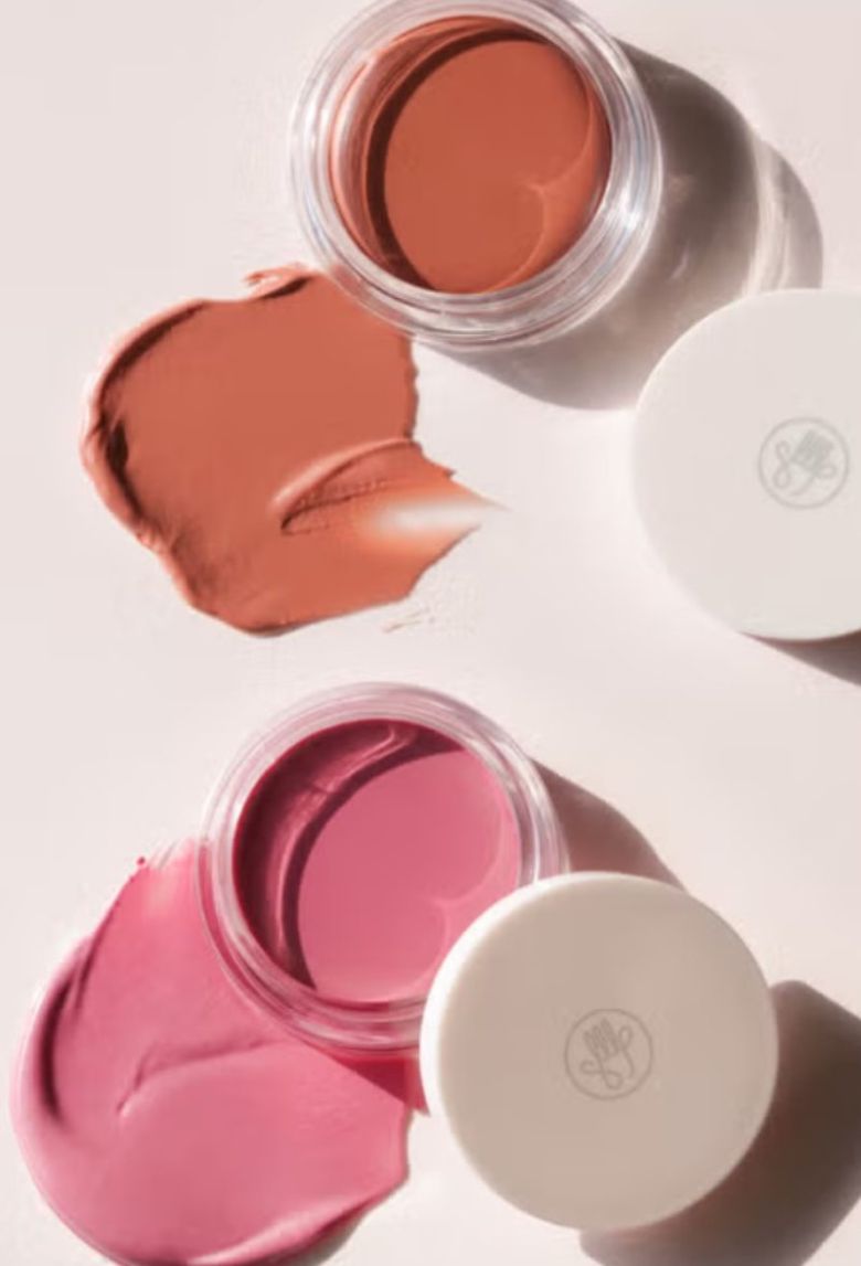 고가 브랜드를 고집하지 않고 품질 좋은 ‘듀프(복제)’ 상품을 찾는 사람들이 늘면서 다이소에서 파는 ‘손앤박 아티 스프레드 컬러 밤’3 같은 상품이 인기를 끌고 있다. 다이소 홈페이지 캡처