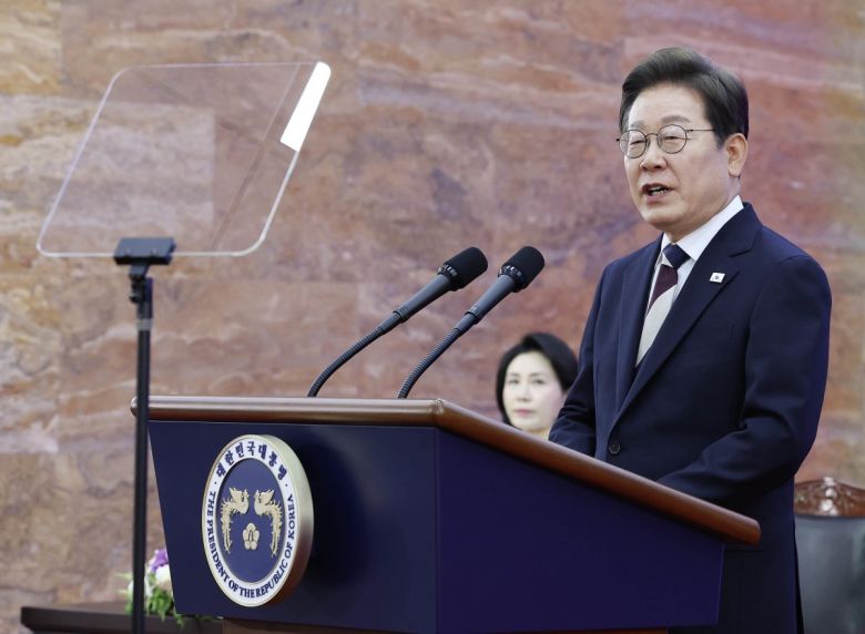 이재명 대통령이 4일 오전 국회 본청 로텐더홀에서 열린 제21대 대통령 취임 선서 행사에서 취임사를 하고 있다. 2025.6.4/뉴스1