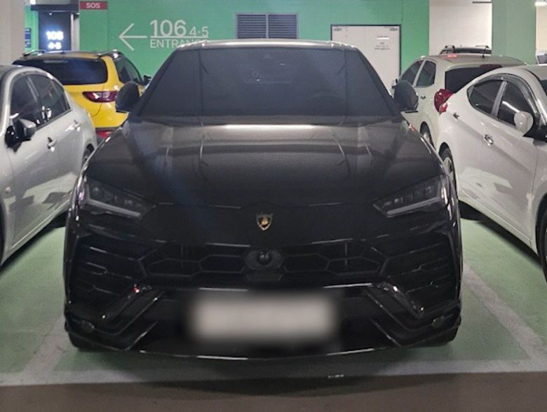 A 씨 등이 범죄 수익금으로 구입한 고가 외제 차량. (경기남부경찰청 제공. 재판매 및 DB 금지) 2025.6.11/뉴스1