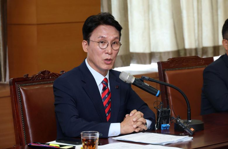김민석 국무총리 후보자가 13일 오전 서울 종로구 금융감독원 연수원에 마련된 인사청문회 준비사무실에서 열린 ‘밥상물가 안정을 위한 경청 간담회’에서 발언하고 있다. (공동취재) 2025.06.13. [서울=뉴시스]