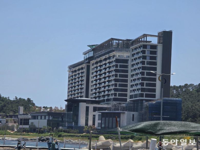 멈춰선 건설현장. 이문수 기자 doorwater@donga.com