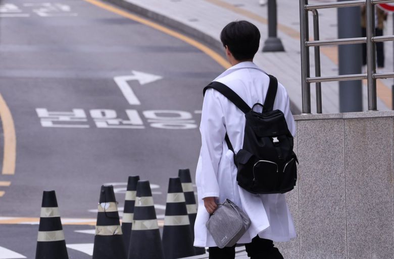 서울의 한 대학병원에서 의료진이 이동하는 모습. 2025.5.19/뉴스1