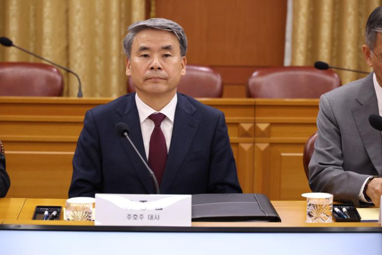 이종섭  주호주 대사가 28일 오전 서울 종로구 외교부에서 열린 방산협력 관계부처-주요 공관장 합동회의에 참석해 자리하고 있다. (공동취재) 2024.03.28. 뉴시스