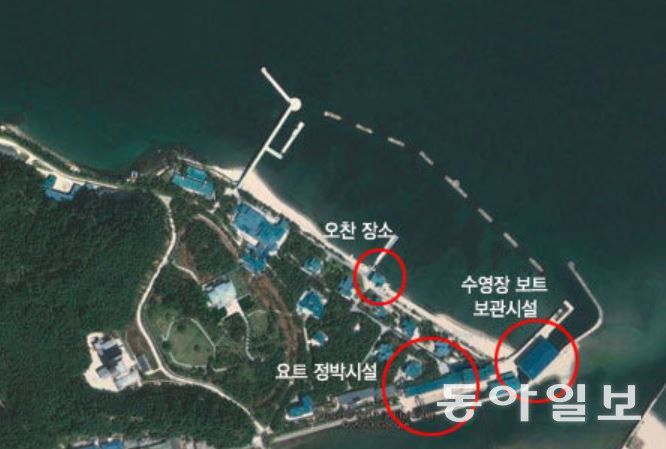 위성으로 찍은 원산 별장 전경. 602초대소라고 불리는 이곳은 김정은의 고향으로 알려져 있으며, 그가 평시에 가장 애용하는 별장 중 하나다. 동아일보 DB.
