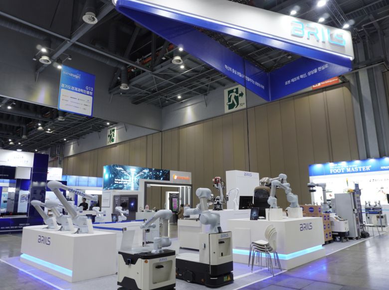 브릴스의 2024 로보월드 행사 부스. 브릴스 제공