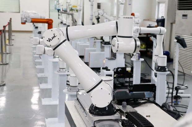 유일로보틱스의 협동로봇  ‘링코봇(Linkobot)’. 유일로보틱스 제공