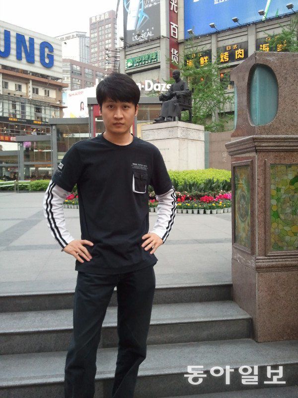 2013년 중국 청도에서. 주변 사람들은 차영철 씨를 한족으로 알고 있었다.