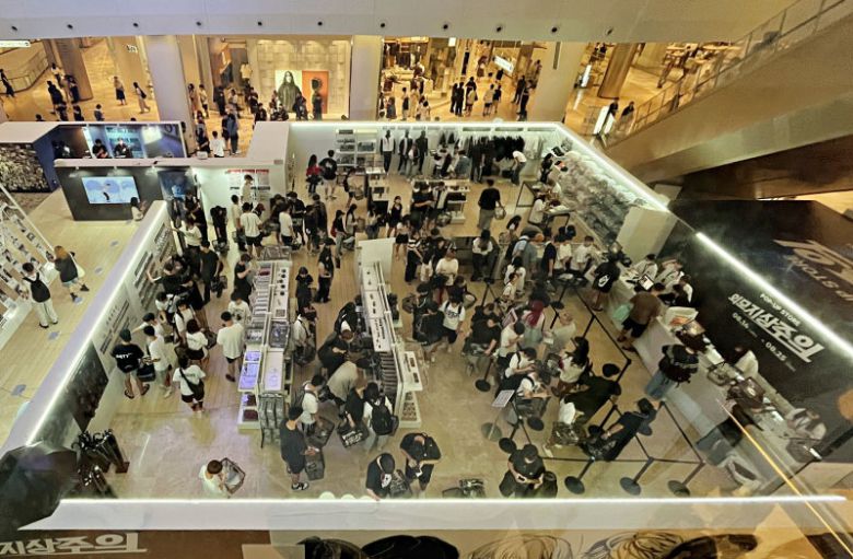 서울 잠실에 있는 ‘롯데월드 타워·몰’은 다양한 팝업스토어와 체험 행사로 몰캉스족들의 방문이 끊이질 않는다. 롯데백화점 제공