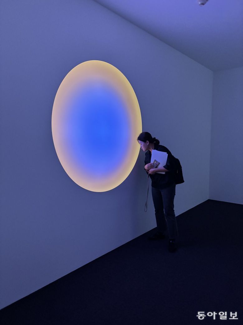 제임스 터렐 개인전 ‘리턴’ 전시 전경. 김민 기자 kimmin@donga.com