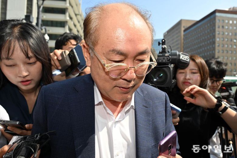 특검 출석하는 삼부토건 前대표 정창래 전 삼부토건 대표가 서울 종로구에 있는 김건희 특검 사무실로 출석하고 있다. 장승윤 기자 tomato99@donga.com