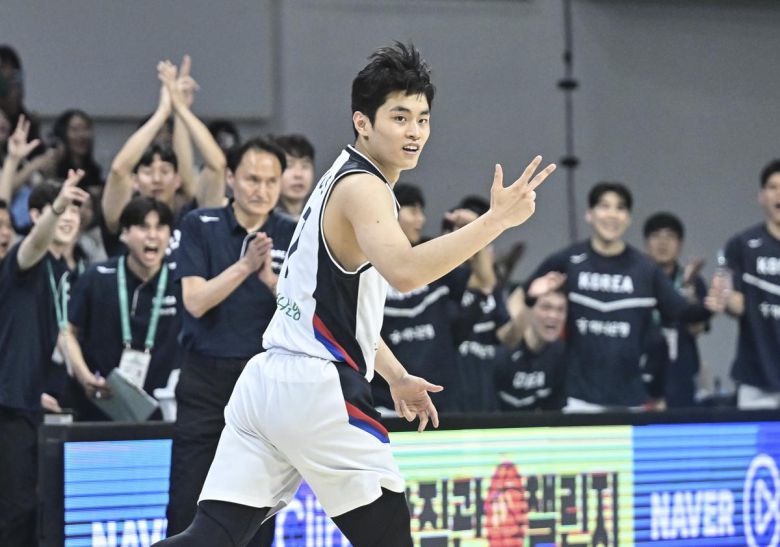 3쿼터 연속 3점슛으로 흐름을 되찾아온 유기상. 대한민국농구협회 제공