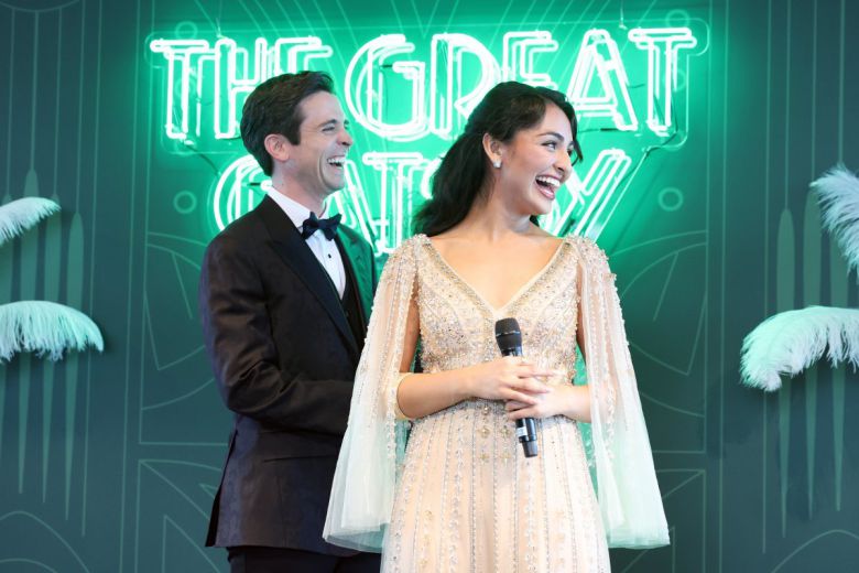 뮤지컬 ‘위대한 개츠비’ 배우 매트 도일(Matt Doyle, 제이 개츠비 역)과 센젤 아마디(Senzel Ahmady, 데이지 뷰캐넌 역)가 15일 서울 서초구 솔빛섬에서 열린 서울 론칭 쇼케이스에 참석하여 주요 넘버를 시연하고 있다. 2025.07.15. 서울=뉴시스