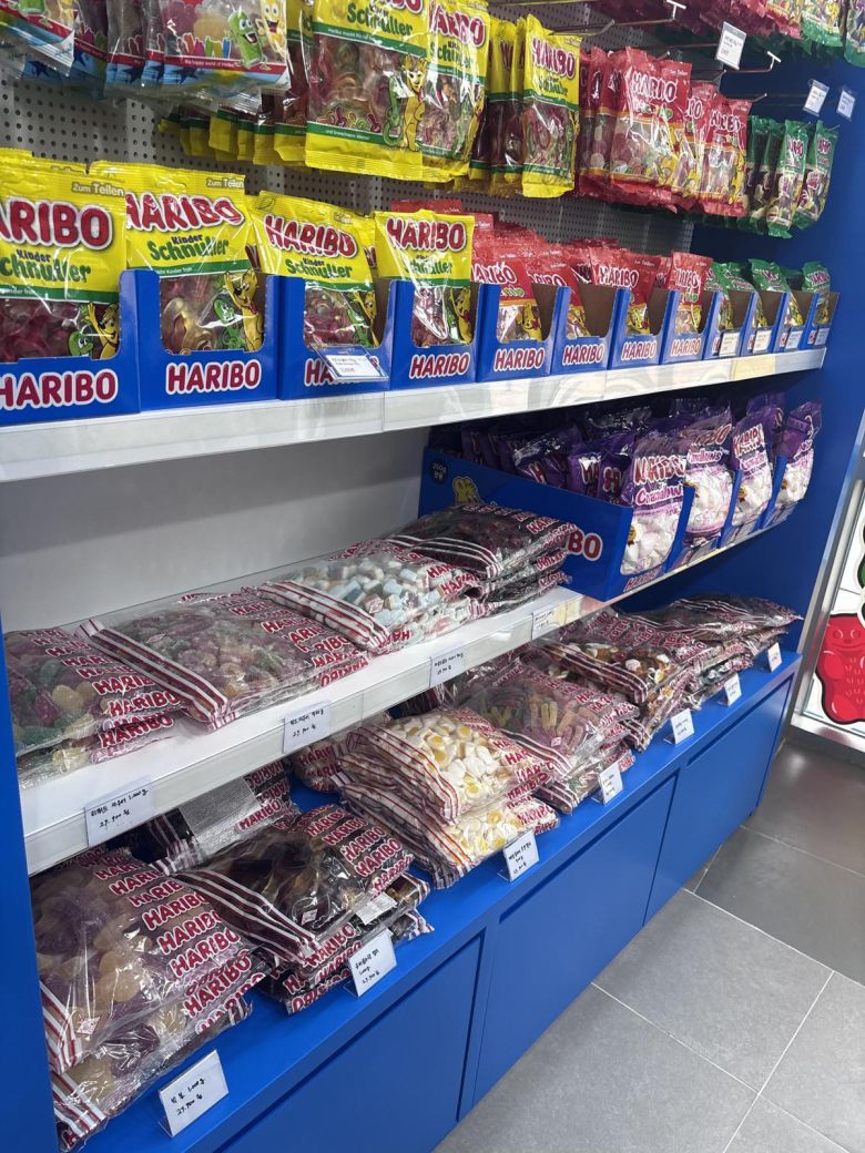 하리보 스토어 매장에서만 판매되는 제품들. 황소영 기자 fangso@donga.com