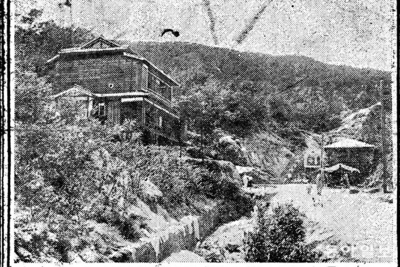 1925년 6월 23일자 동아일보에 소개된 악발골 약수터 전경 모습. 현재 서울 서대문구 현저동 어딘가의 모습이다.