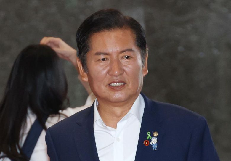 더불어민주당 당대표 후보인 정청래 의원이 23일 오후 서울 여의도 국회에서 열린 의원총회에 참석하고 있다.   2025.7.23. 서울=뉴스1