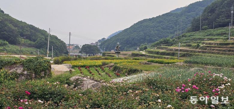 올해 4월 남해 두모마을에 문을 연 ‘파라다랑스’. 남해=김선미 기자 kimsunmi@donga.com