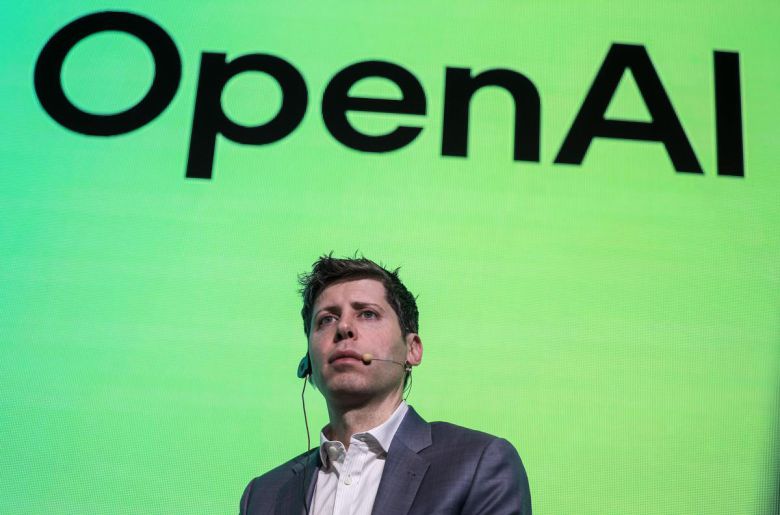 샘 올트먼 오픈AI 최고경영자가 4일 서울 중구 플라자호텔에서 열린 카카오 기자간담회에서 취재진 질문에 답하고 있다. 2025.02.04. 서울=뉴시스