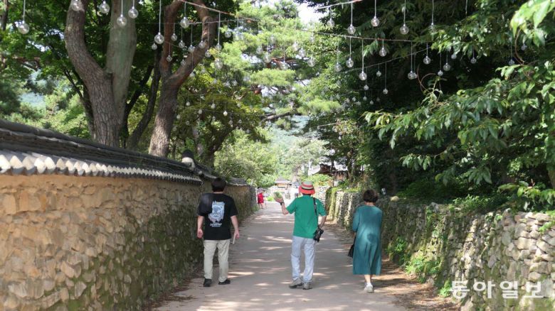 외암마을 골목길.