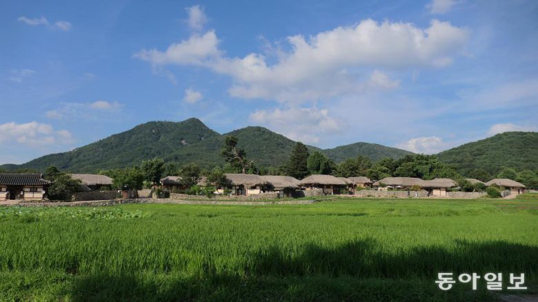 충남 아산외암마을 전경.