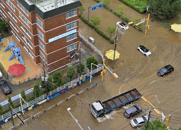 13일 오전 많은 비가 내리면서 인천 서구의 도로가 침수돼있다. (독자제공)2025.8.13/뉴스1