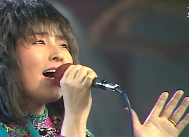 옛날 생각하면, 이렇게 감정 잡고 밝은 표정 지으며 노래했던 것도 대단하다. 나만의 공간도 없이 버틴 그 세월을 기억하면서. KBS 유튜브 캡처