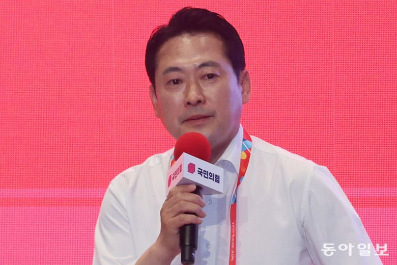 28일 오후 인천국제공항공사 항공교육원에서 국민의힘 국회의원 연찬회가 열렸다. 장동혁 당대표가 인사말씀을 하고 있다. 장승윤 기자 tomato99@donga.com