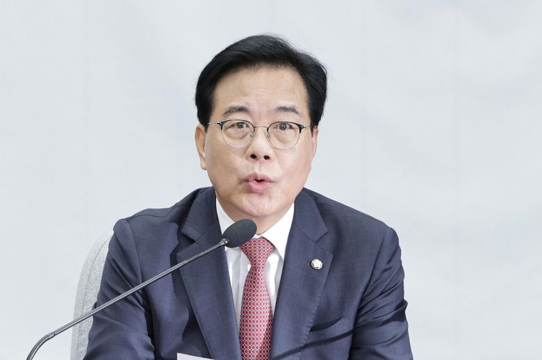 송언석 국민의힘 원내대표가 9일 오전 서울 여의도 국회에서 열린 원내대책회의에서 발언하고 있다. 뉴스1