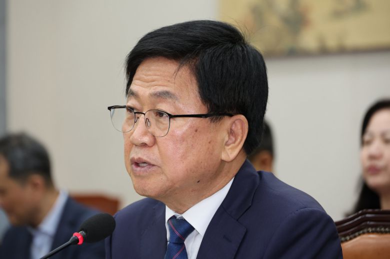 최교진 사회부총리 겸 교육부 장관 후보자가 2일 서울 여의도 국회에서 열린 교육위원회의 인사청문회에서 발언을 하고 있다. 2025.09.02. 서울=뉴시스