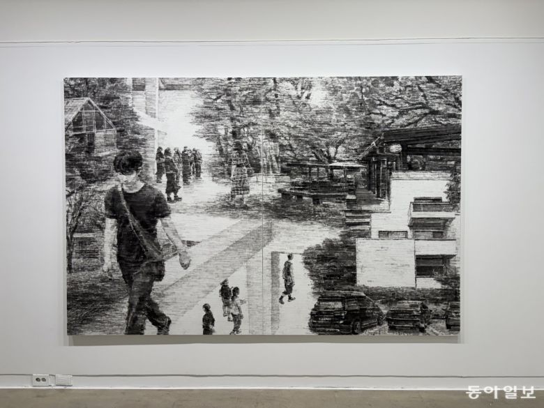 작가에게 인상 깊었던 미술관의 여러 공간을 조합해 그린 민재영의 수묵화 ‘도시 전시 정원’. 김민 기자 kimmin@donga.com