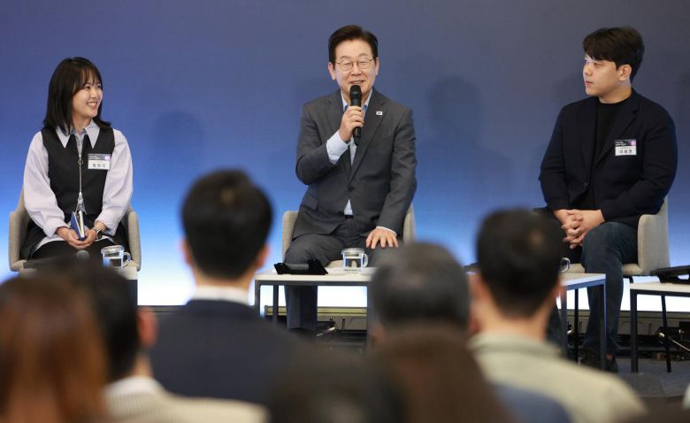 이재명 대통령이 17일 경기도 성남시 스타트업 스퀘어에서 열린 청년 스타트업 상상콘서트에서 발언하고 있다. 2025.09.17. [성남=뉴시스]