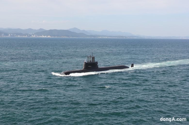처음 외부에 공개되는 3000톤급 잠수함 신채호함. 최재호 기자 cjh1225@donga.com