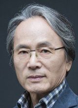김윤철 전 국립극단 예술감독·연극평론가