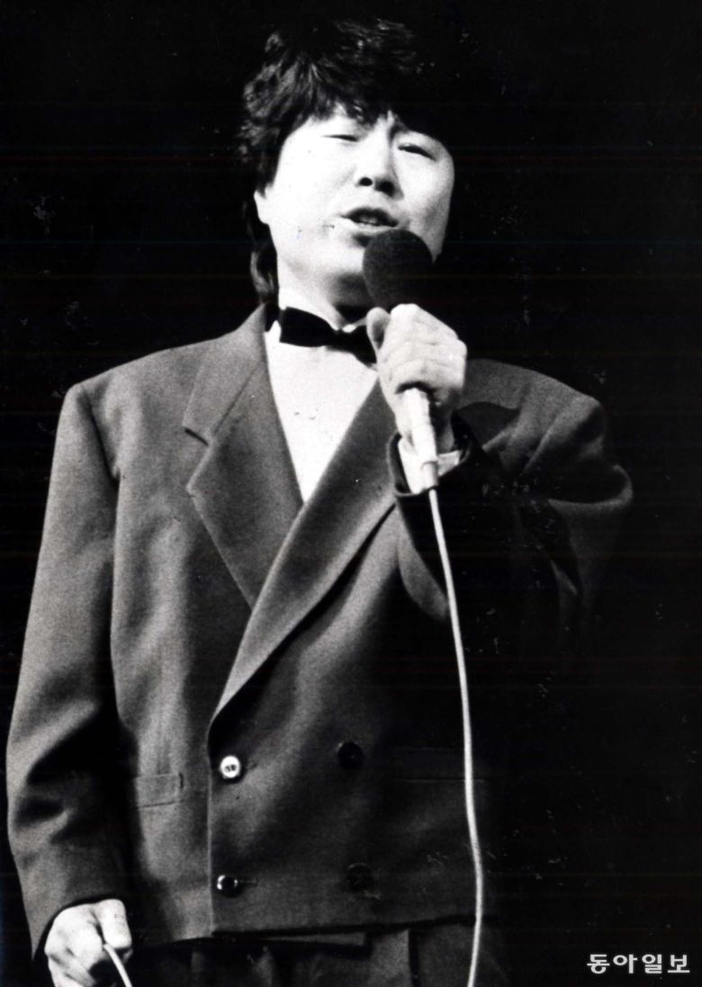 1988년 무대 위 조용필 / 동아일보 DB