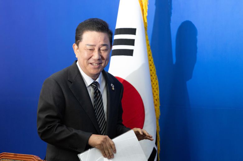 김병기 더불어민주당 원내대표가 19일 서울 여의도 국회에서 열린 국정감사 기자간담회에 참석하고 있다. 뉴스1