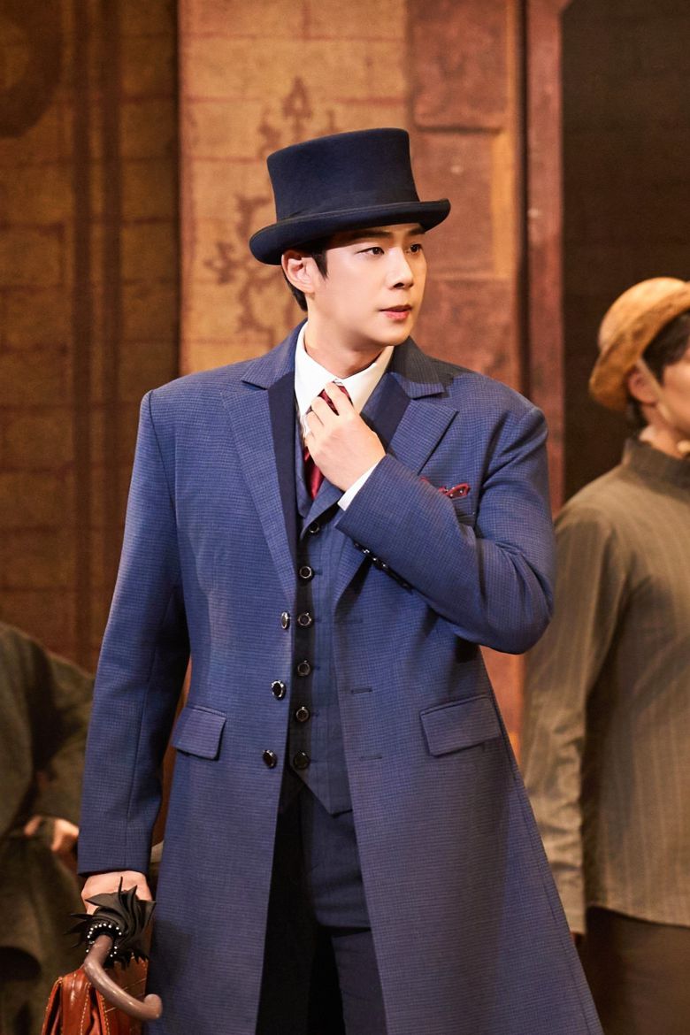 책으로 사랑을 배운 변호사 브라운(송원근)은 안나에게 느끼는 자신의 감정이 뭔지 몰라 혼란스러워한다.  아떼오드 제공