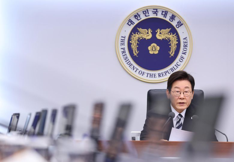 이재명 대통령이 23일 서울 용산 대통령실 청사에서 열린 수석보좌관회의에서 발언하고 있다. 2025.10.23 대통령실통신사진기자단