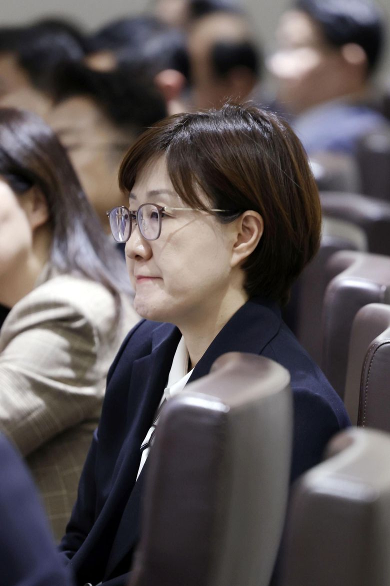 김현지 제1부속실장이 21일 서울 용산 대통령실 청사에서 열린 국무회의에 배석해 있다. 2025.10.21. 뉴시스