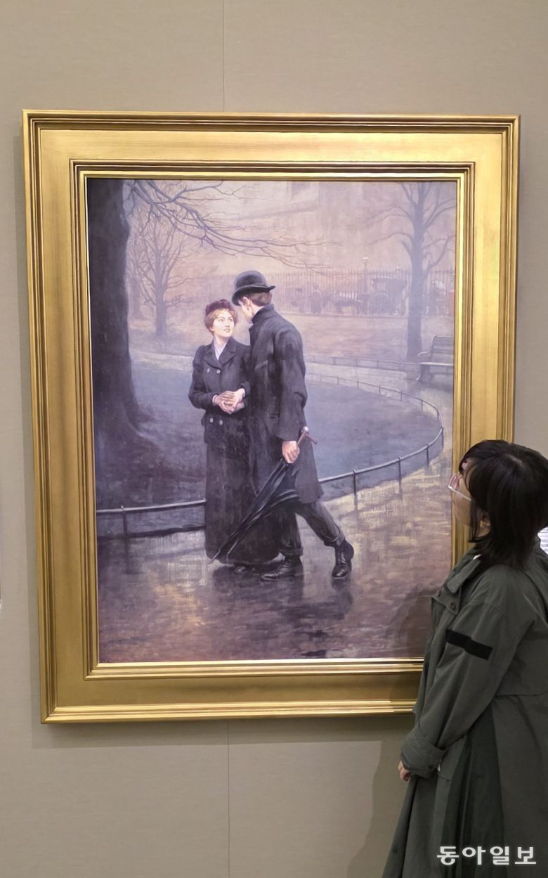 오츠크국제미술관의 도판 명화 ‘에덴의 정원’ 앞에서.