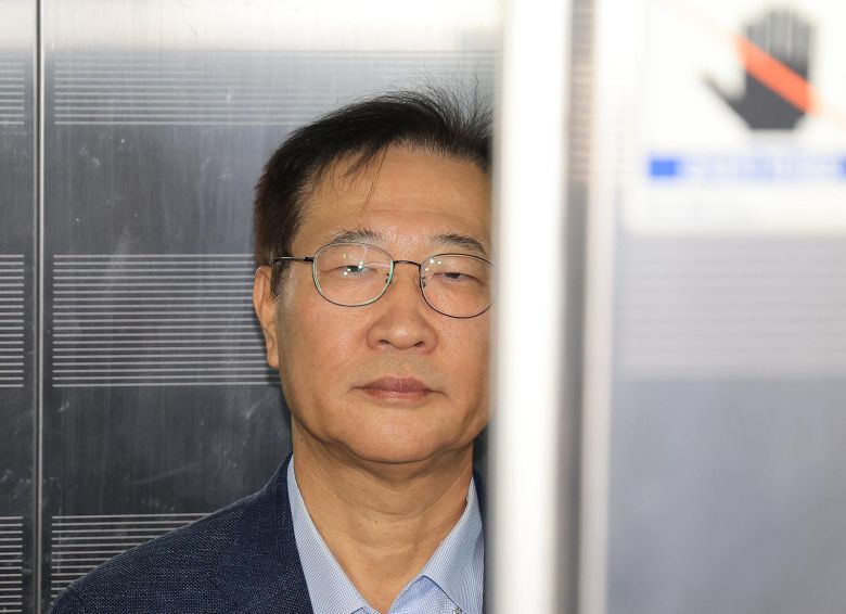 박성재 전 법무부 장관이 지난달 24일 서울 서초구 순직해병 특검 사무실에 피의자 신분으로 조사를 받기 위해 출석하고 있다. 뉴스1