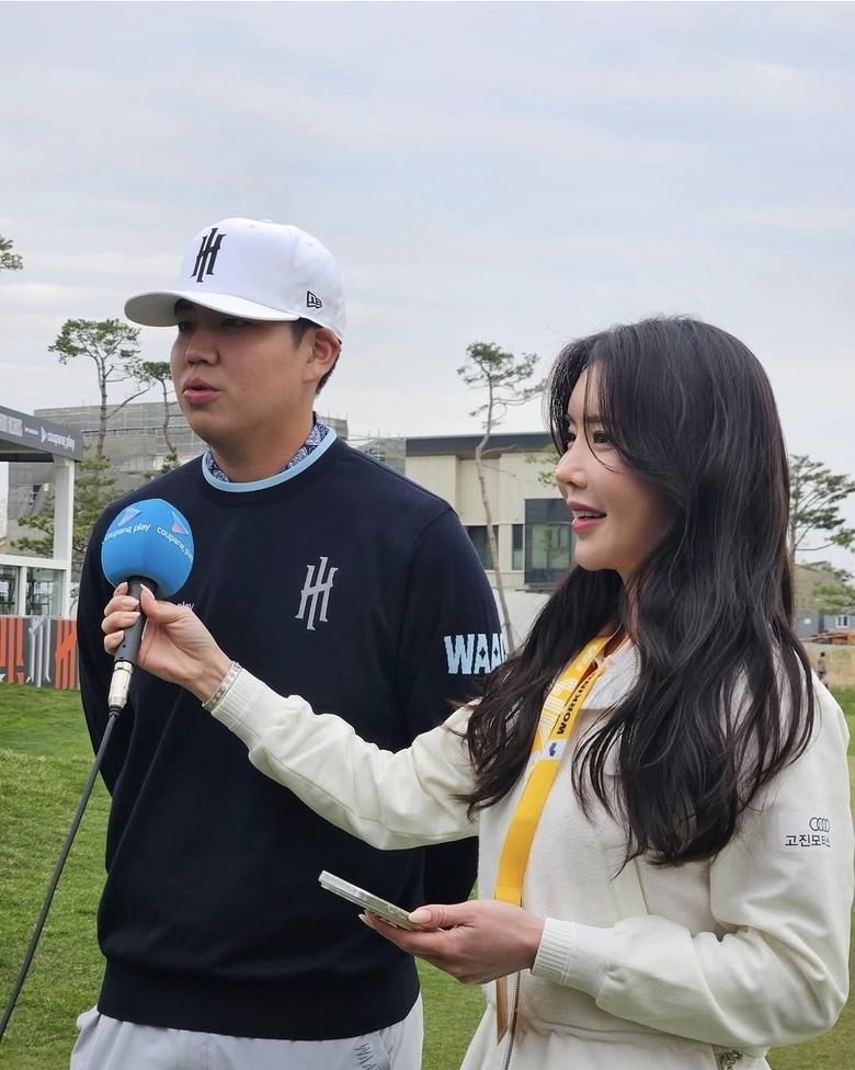 안신애가 올해 국내에서 열린 LIV 대회에서 장유빈을 인터뷰하고 있다. 안신애 제공