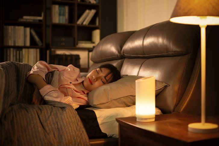 밤에 잘 때 인공 조명에 노출 되면 심혈관 건강 위험이 커지는 것으로 나타났다. 사진=게티이미지코리아.