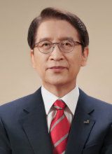 신창재 대표이사·이사회 의장
