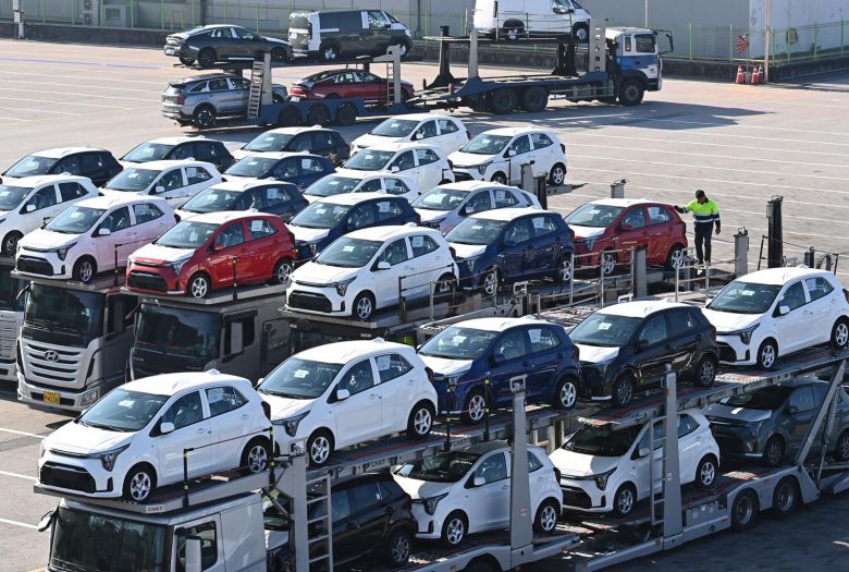 경기 평택항 자동차전용부두에 수출용 차량이 세워져 있는 모습. 2025.12.01. 뉴시스