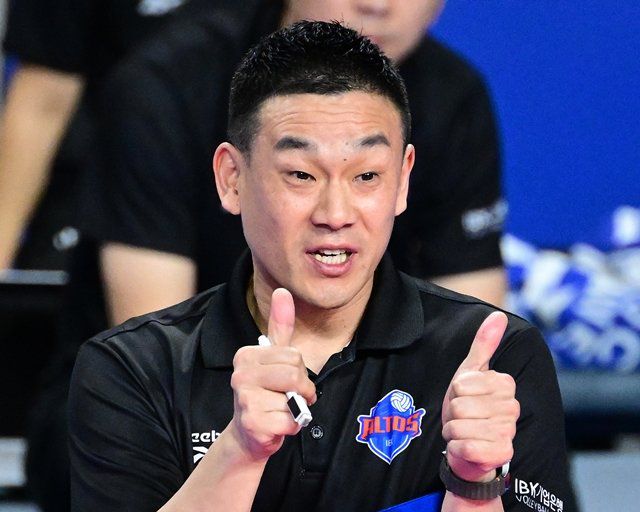 임시 사령탑 부임 이후 팀을 3연승으로 이끈 여오현 IBK기업은행 감독 대행. 한국배구연맹(KOVO) 제공