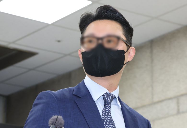 건진법사 전성배씨를 통해 김건희 여사에게 고가 선물을 전달하고 통일교의 현안을 청탁한 의혹을 받는 윤영호 전 세계평화통일가정연합(통일교) 세계본부장. 2025.07.30 서울=뉴시스