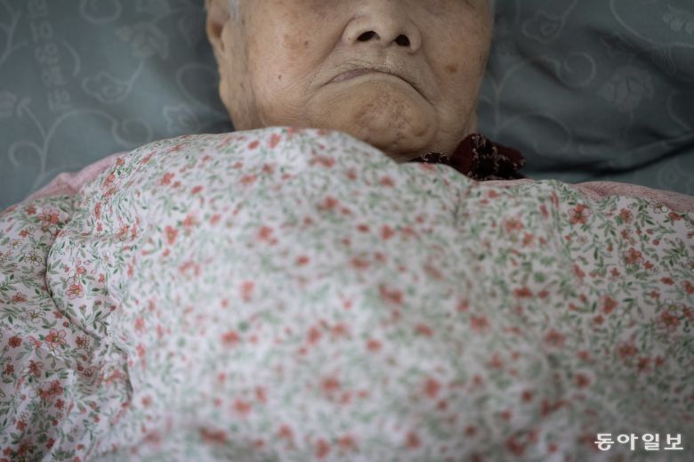 지난해부터 옥분의 아들이 요양원비를 밀리기 시작하면서, 옥분 앞으로 600만 원이 넘는 금액이 체납됐다.