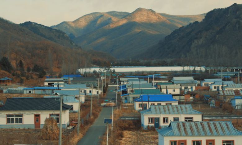 일제 강제 이주로 형성된 중국 도문시 ‘정암촌’에서 한국 국적과 문화를 지켜온 할머니들이 유튜버 홍고고와 트립닷컴의 지원으로 90년 만에 특별한 도심 휴식을 선물 받았다. 사진=유튜브 채널 ‘홍고고 HONGGOGO’ 캡쳐