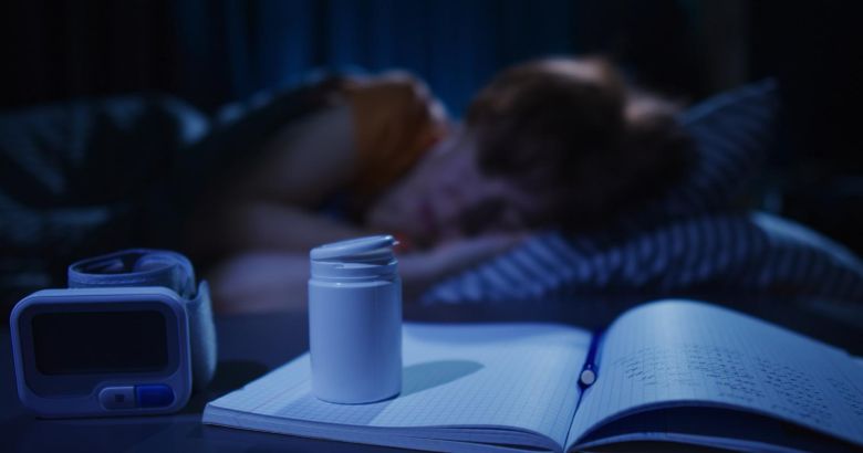 잠들기 전 복용한 수면 영양제가 항상 숙면으로 이어지는 것은 아니다. 복용 타이밍과 수면 환경이 효과를 좌우한다. 게티이미지뱅크