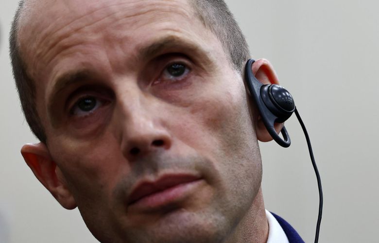 해롤드 로저스 쿠팡 대표이사가 30일 서울 여의도 국회에서 열린 쿠팡 침해사고 및 개인정보 유출, 불공정 거래, 노동환경 실태 파악과 재발방지 대책 마련을 위한 연석 청문회에서 동시통역기를 착용하고 있다. 2025.12.30. 뉴시스