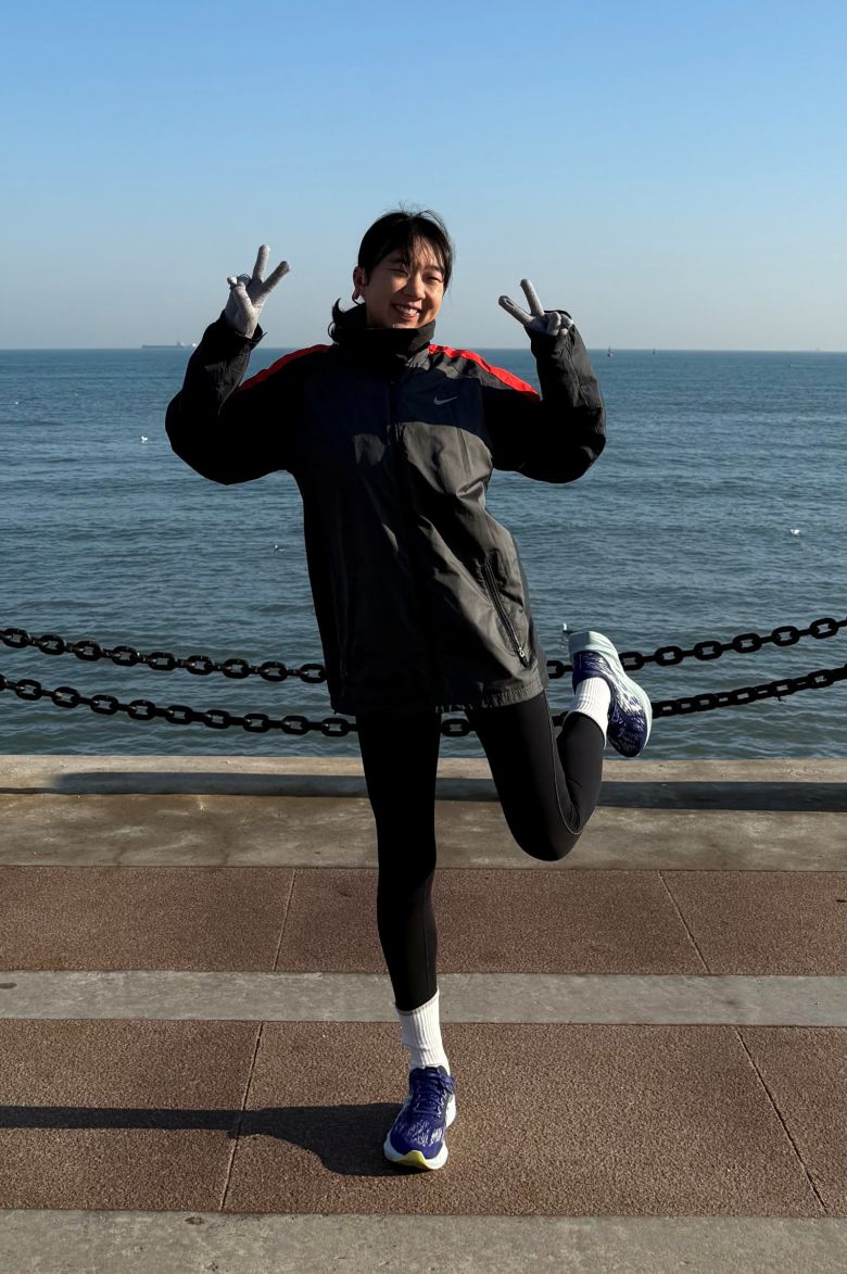 정명교 교사가 훈련하다 포즈를 취했다. 정명교 교사 제공.